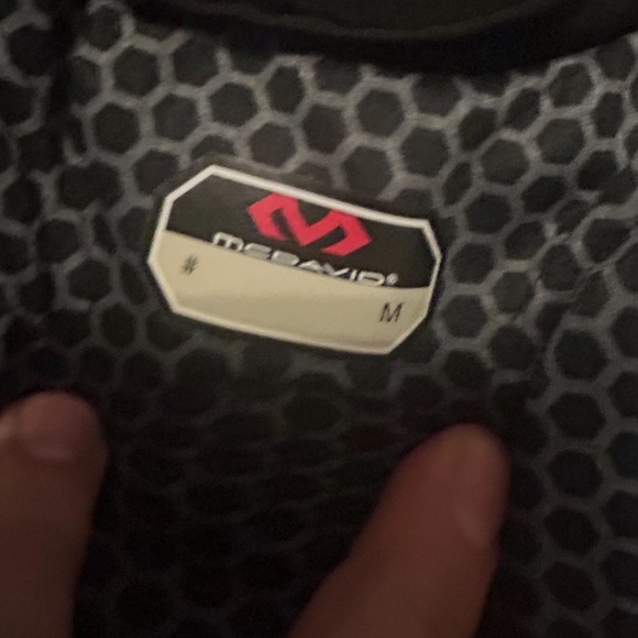 (2) Mcdavid RIVALIM 5-PAD SHIRT football undershirt medium, new without tags - Picture 4 of 5